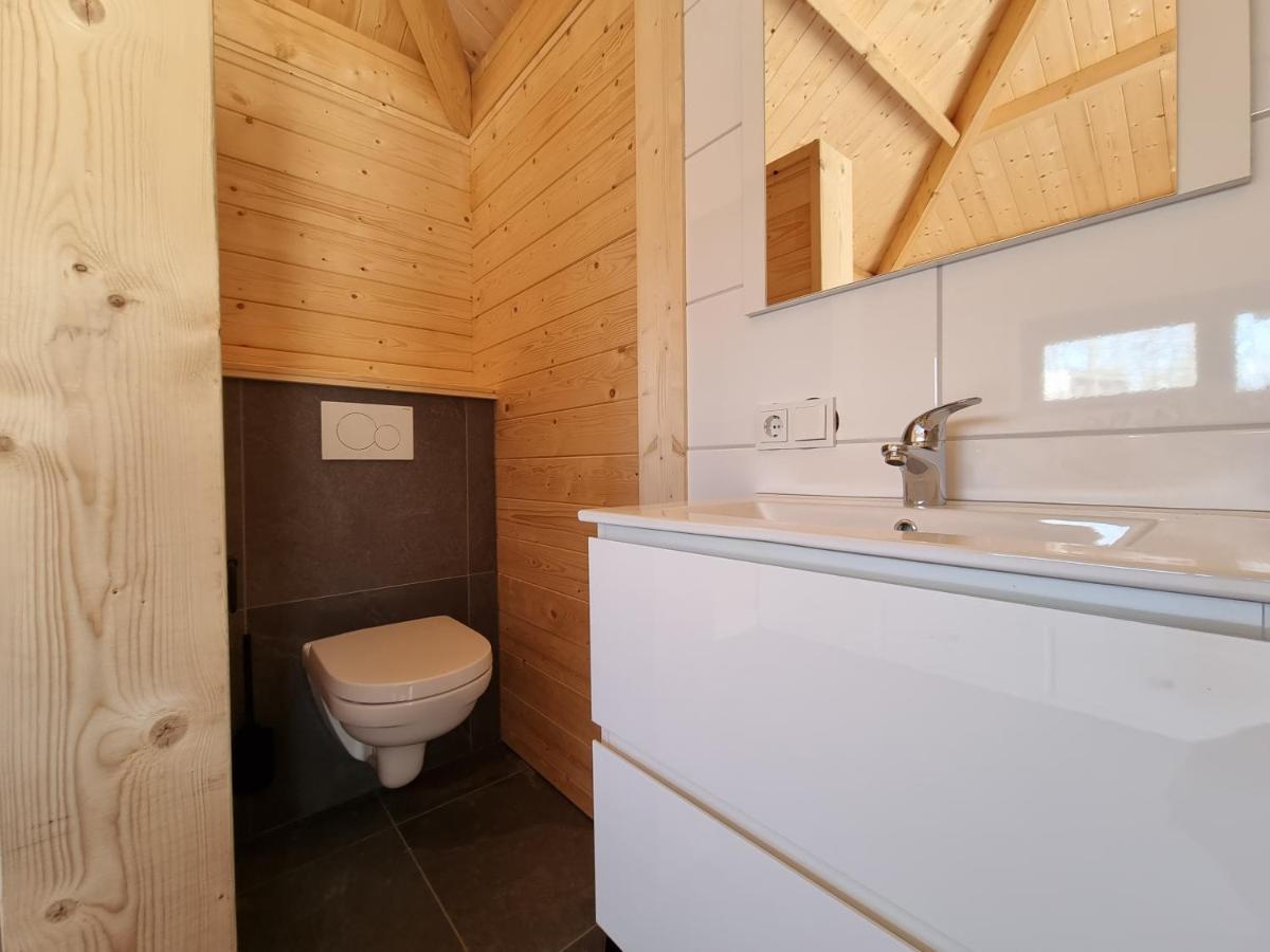 Chalet Met Sauna En Airconditioning Sint Annaland Exterior photo