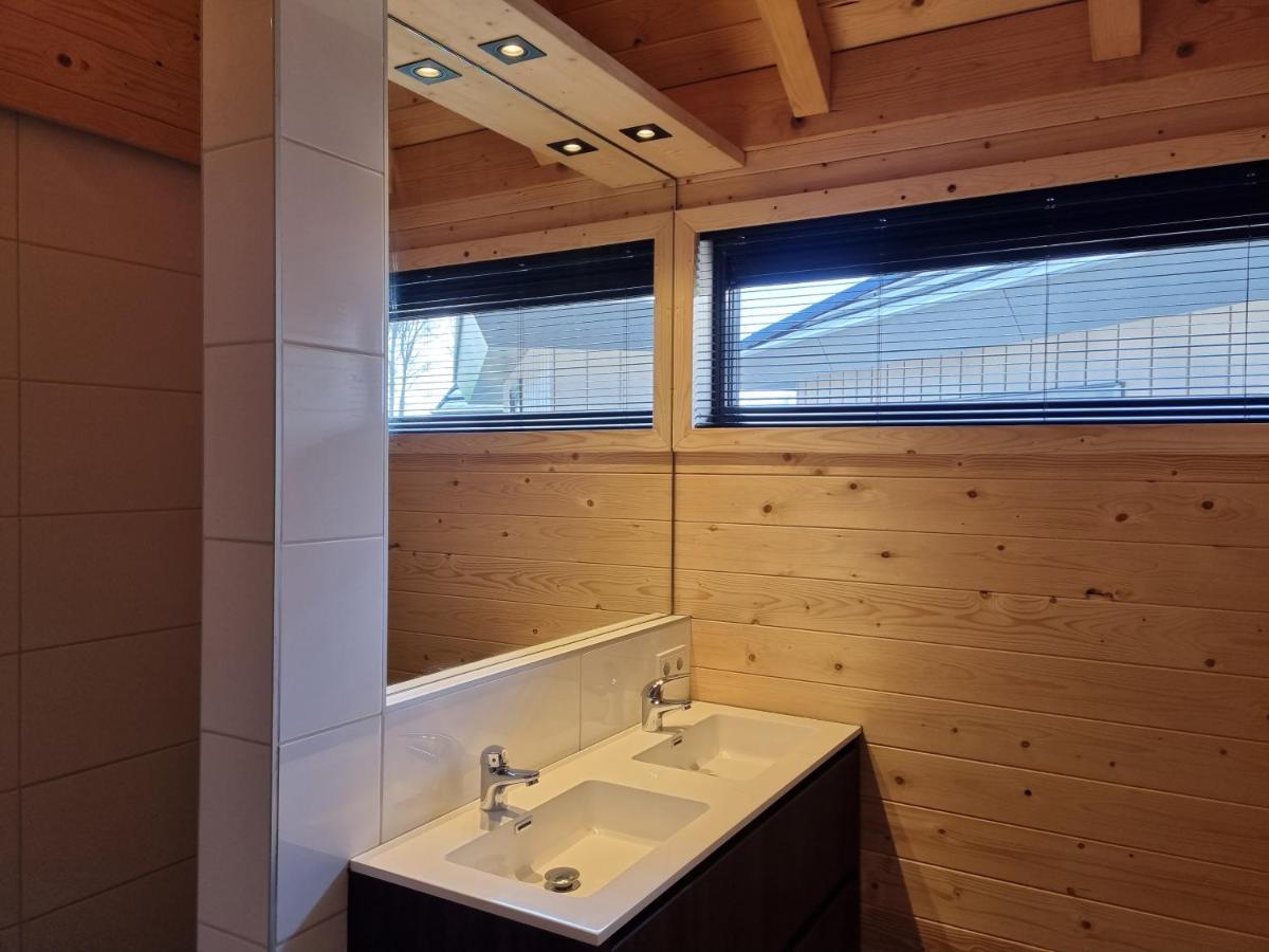 Chalet Met Sauna En Airconditioning Sint Annaland Exterior photo