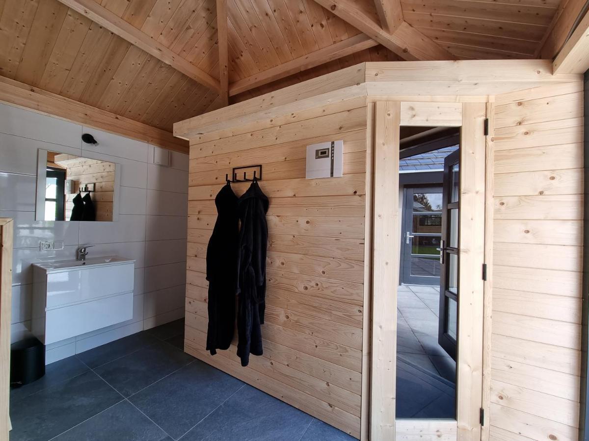 Chalet Met Sauna En Airconditioning Sint Annaland Exterior photo
