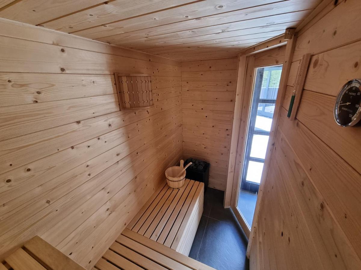 Chalet Met Sauna En Airconditioning Sint Annaland Exterior photo