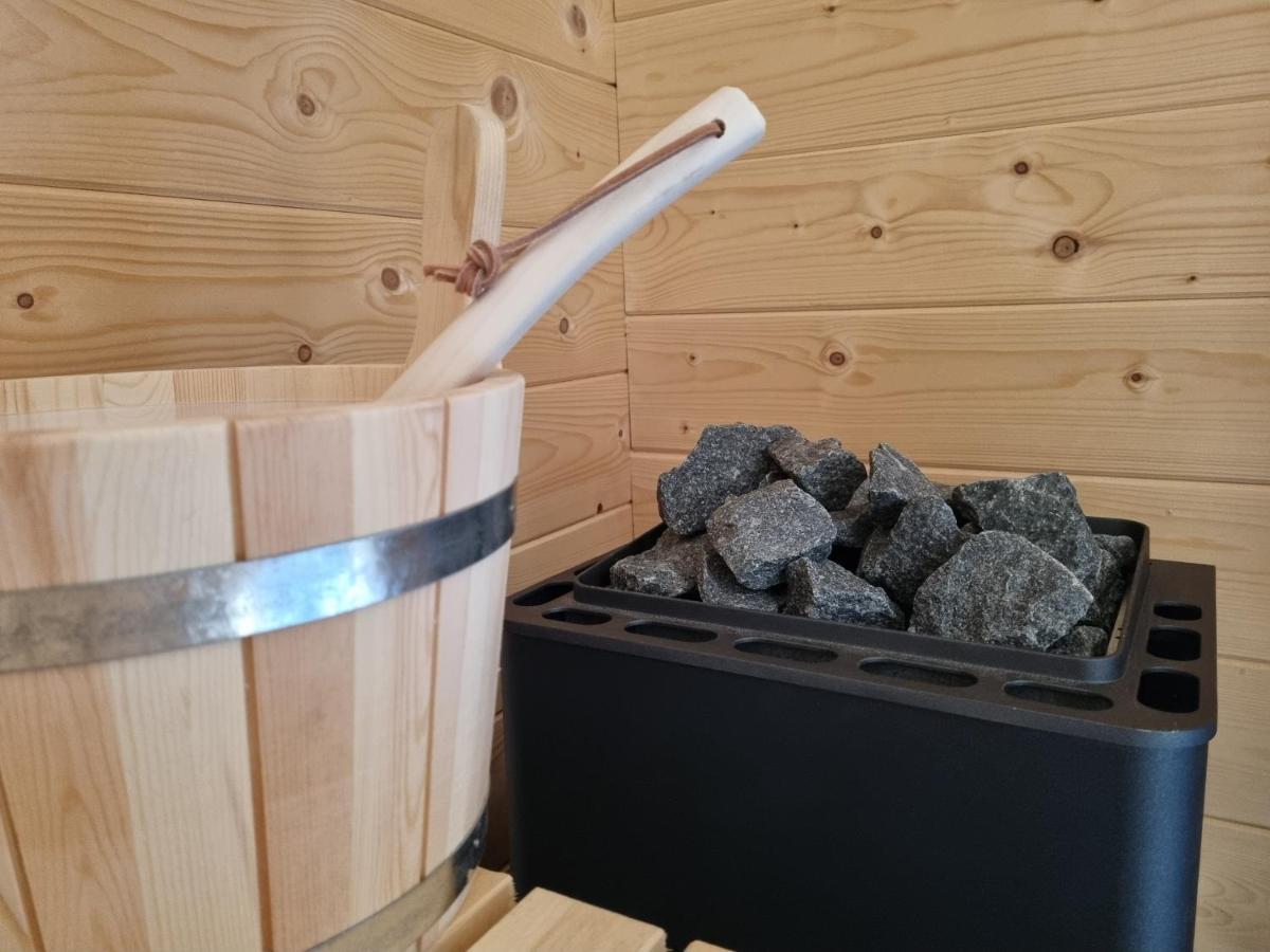 Chalet Met Sauna En Airconditioning Sint Annaland Exterior photo